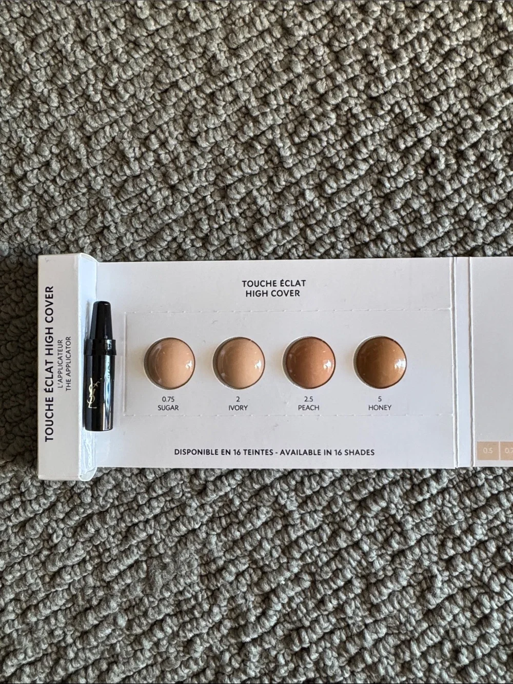 Foundation samples Make up forever HD Hydra Glow, touche eclat, Sisley, Armani